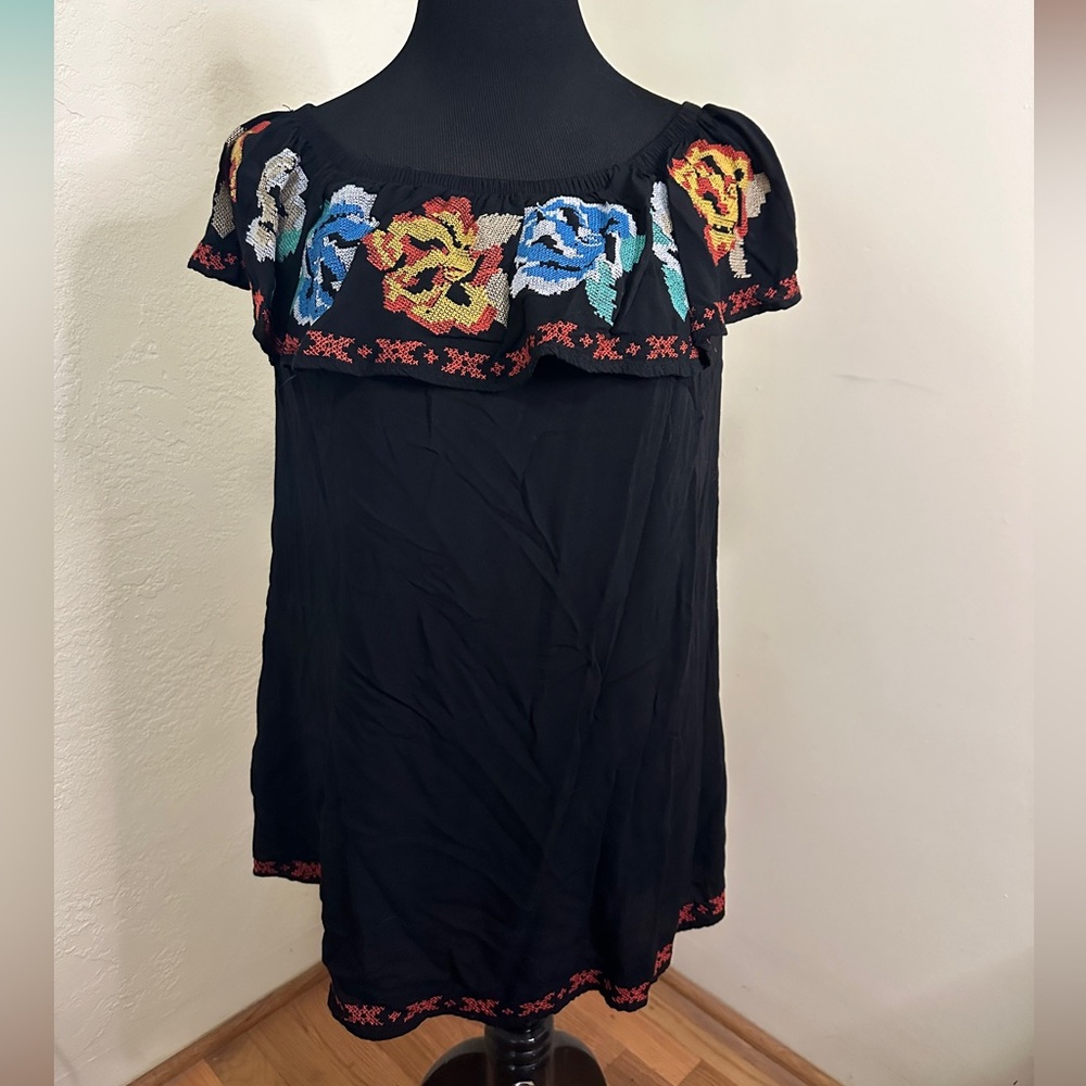 Panhandle Spanish Rose Embroidered Top or Tunic Women’s Size Small